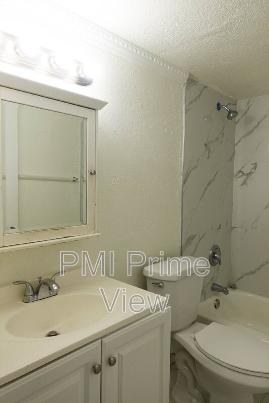 Building Photo - 505 NW 72nd Ave