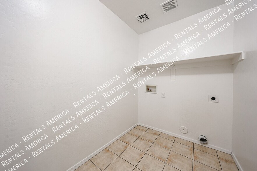 Building Photo - 138 N 153rd Ave