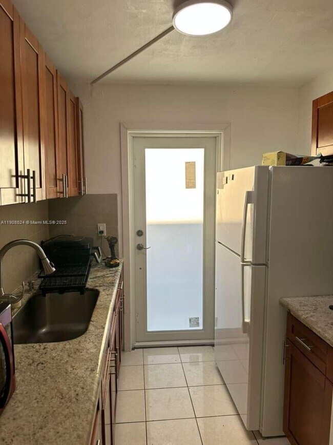 Building Photo - 1715 Wiley St