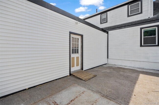 Building Photo - 1 Center Ct