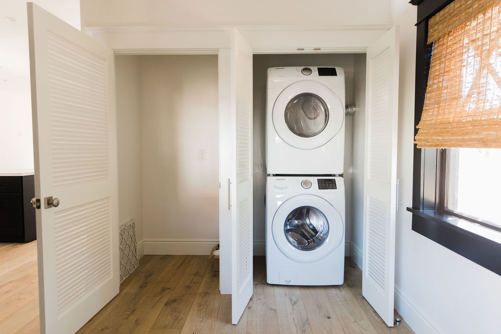 Entry Closet and W/D - 2510 Valencia St