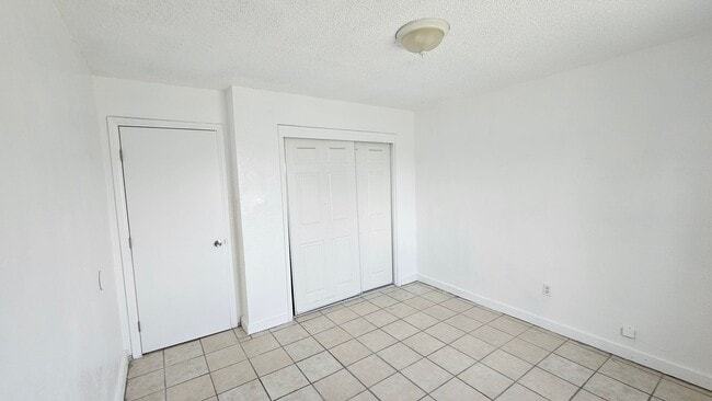 Building Photo - Coming Soon 3 Bd 1 Ba Home in East Bakersf...