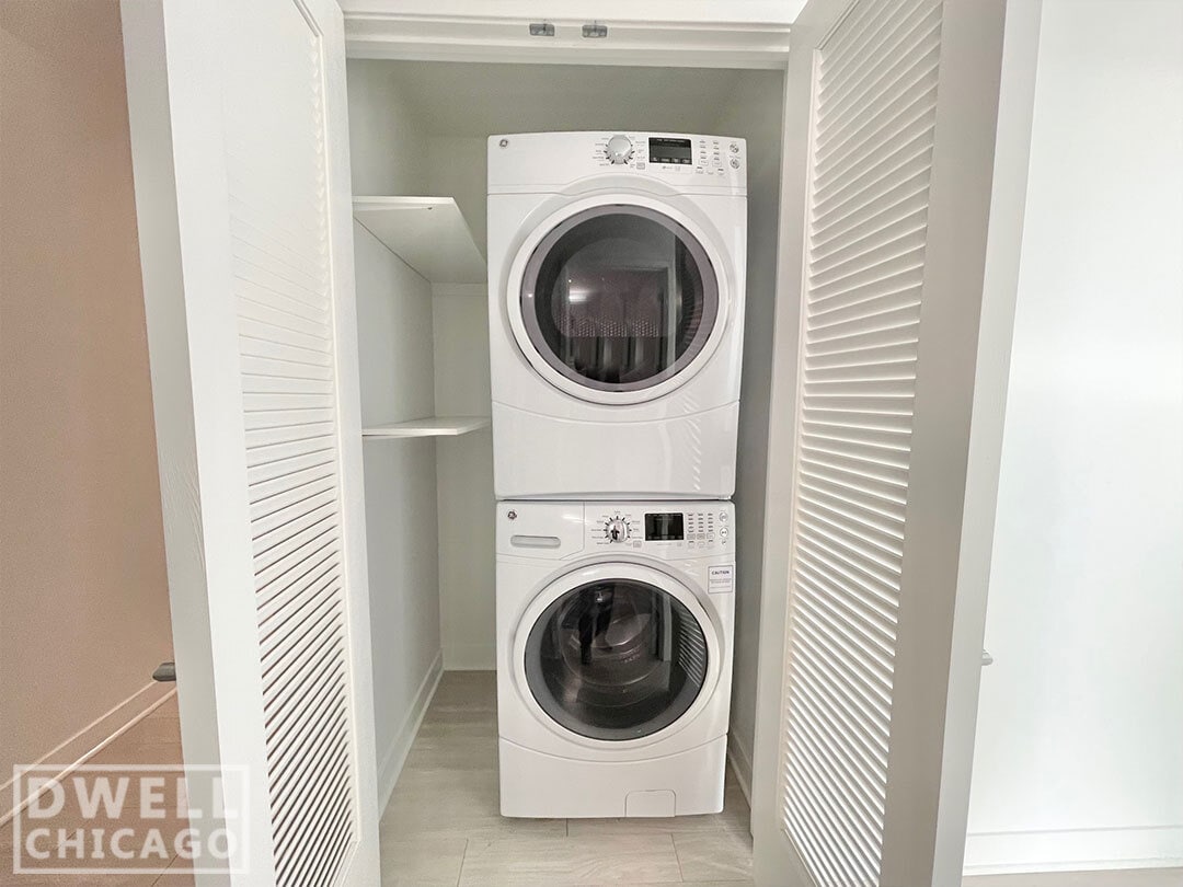 Building Photo - 2337 N Lincoln Ave