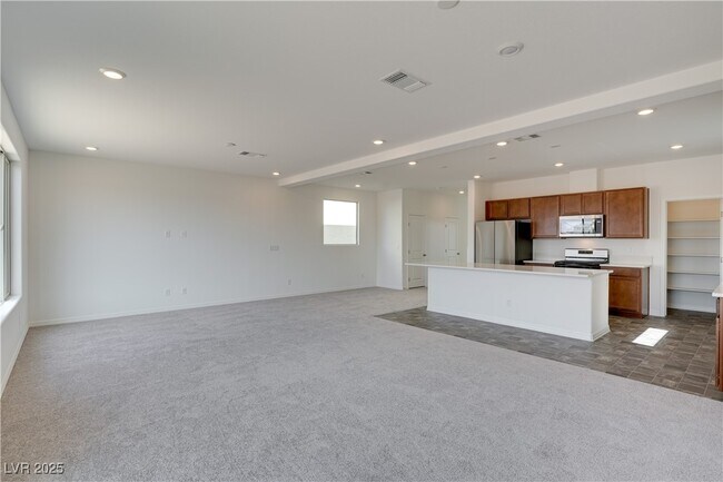 Building Photo - 10339 Dallington St