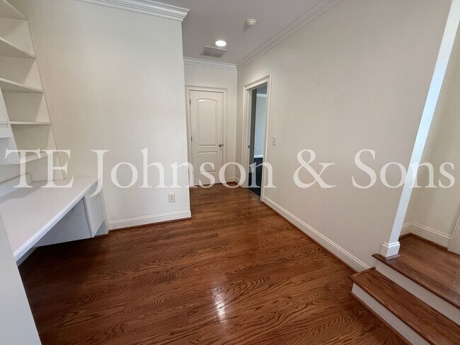 Building Photo - 5540 Brookberry Farm Rd