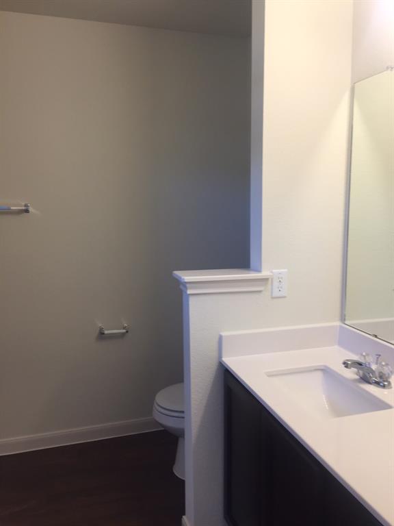 Building Photo - 384 Discovery