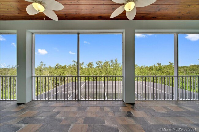 Building Photo - 2 Flamingo Hammock Rd