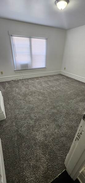 Master New carpet - 2434 N 4th St