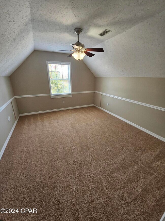 Building Photo - 2103 Coral Dr