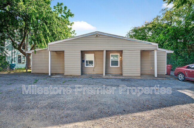 Primary Photo - 816 S Crockett St