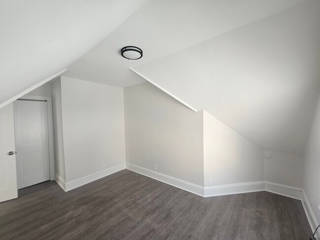 Building Photo - Fairfield Ave