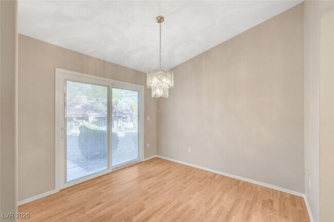 Building Photo - 9356 Villa Ridge Dr