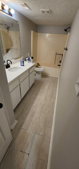 Building Photo - 104 Millwheel Ct