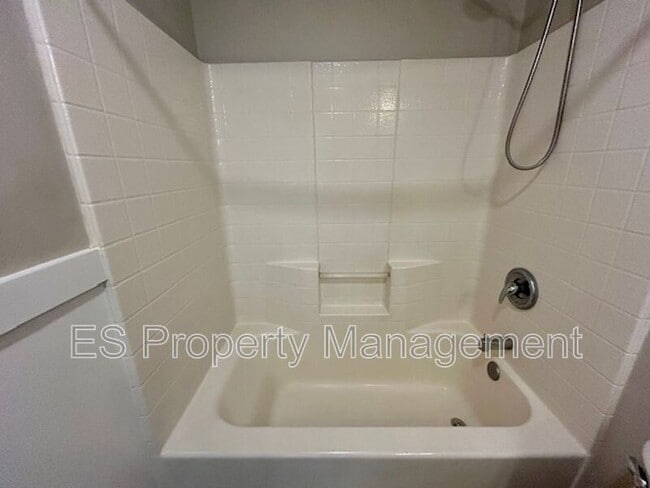 Building Photo - 18258 Benton Oak Dr