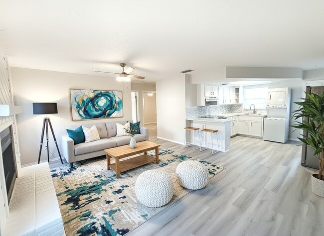 Primary Photo - 440 77th Ave N