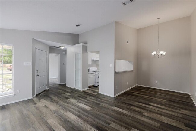 Building Photo - 2134 Andover Dr