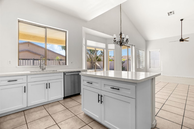 Building Photo - 1247 E Kenwood St