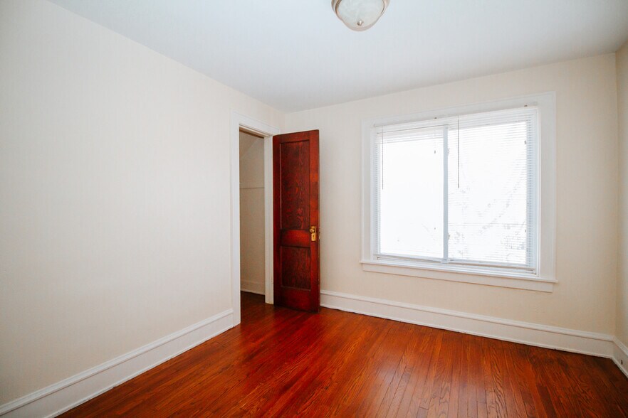 Building Photo - 1467 Sabra Rd