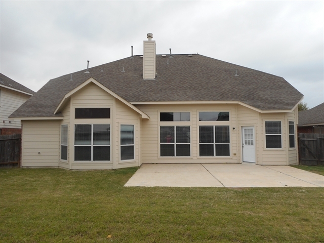 Building Photo - 10018 Rain Cloud Dr