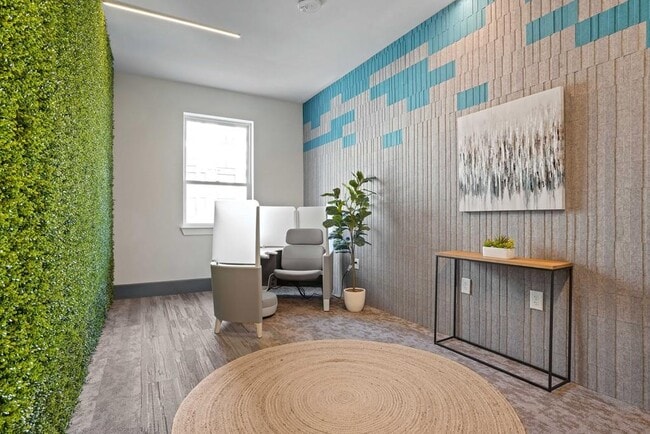 Building Photo - 775 Juniper St NE