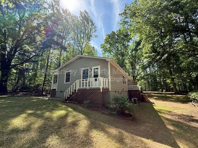 Building Photo - 345 Byrum St