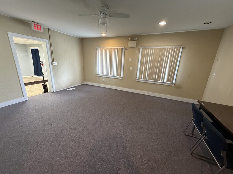 Building Photo - 1510 Haines Rd