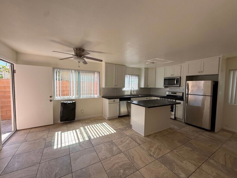 Building Photo - 4712 W 171st St