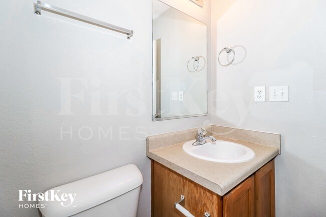 Building Photo - 10225 Cottage Farms Dr