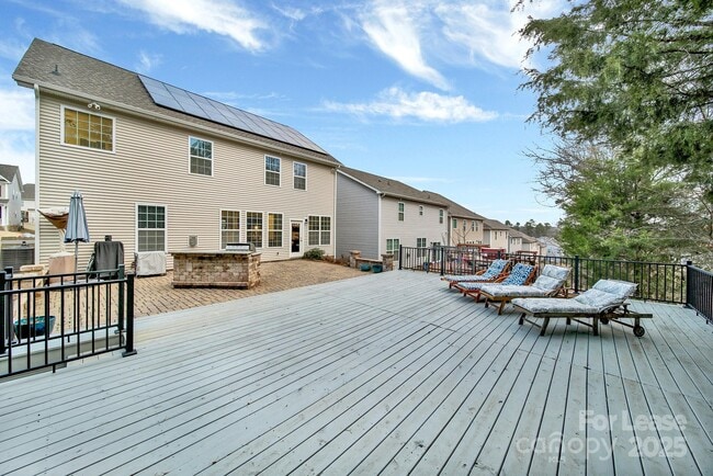 Building Photo - 1389 Overlea Pl NW