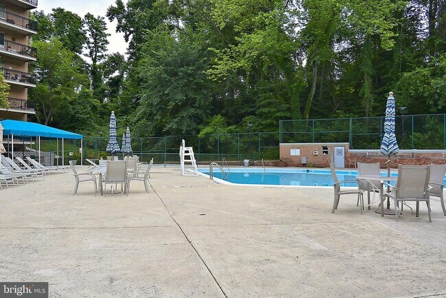 Building Photo - 1900 Lyttonsville Rd