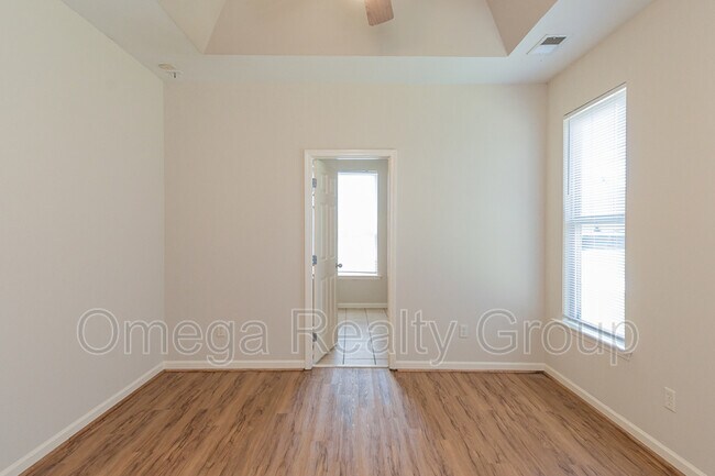 Building Photo - 1020 Washington Dr