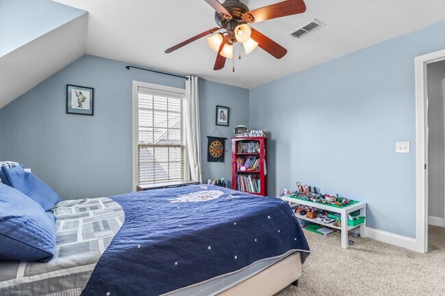 Building Photo - 951 Willow Circle