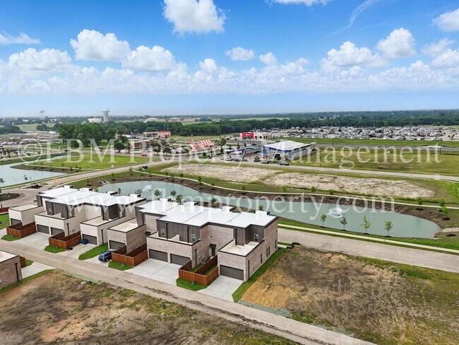 Building Photo - 2909 Ali Dr