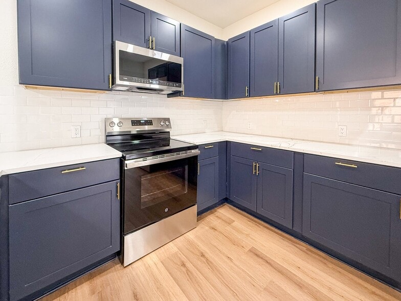 Building Photo - 242 Vine St