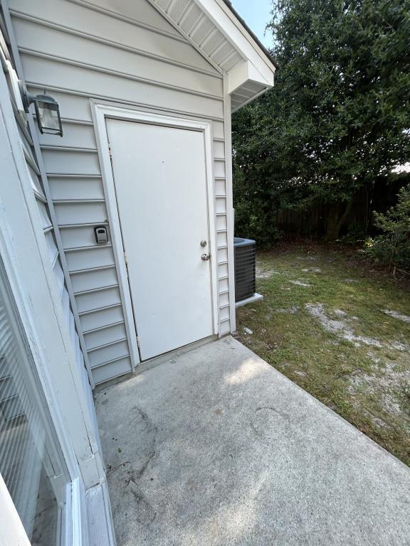Building Photo - 321 S Kerr Ave