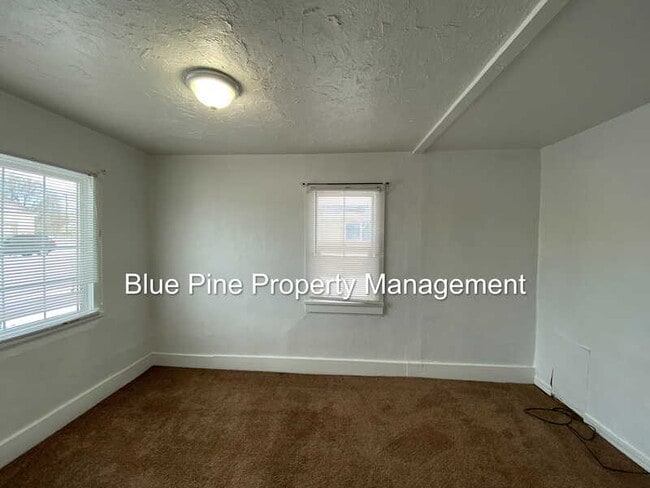 Building Photo - 410 Garfield St