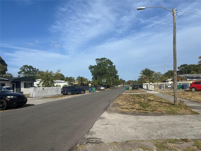 Building Photo - 770 NW 179th St