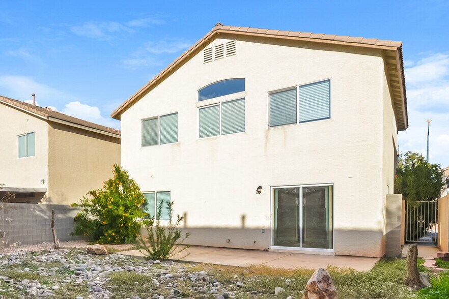 Building Photo - 7243 Twin Maples Ct