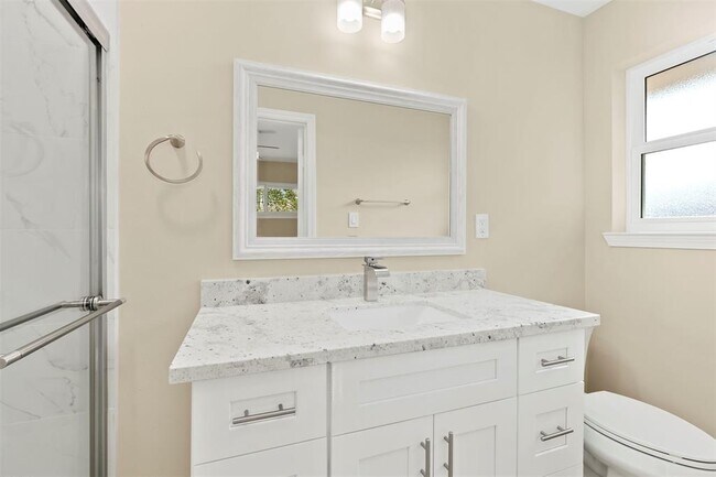 Building Photo - 10615 Clematis Ln