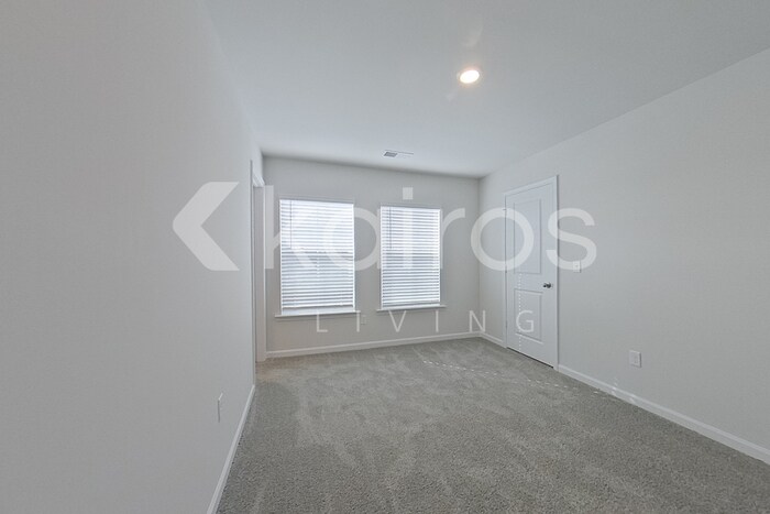 Building Photo - 2129 Banyon Cir