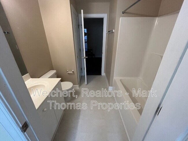 Building Photo - 929 Morreene Rd