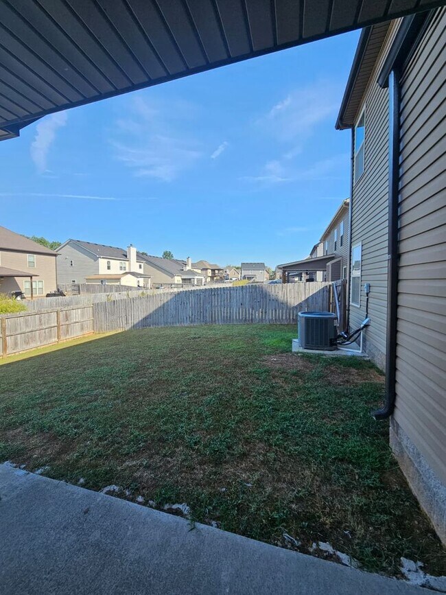 Building Photo - Crosswinds Subdivision! Beautiful 2 Story ...