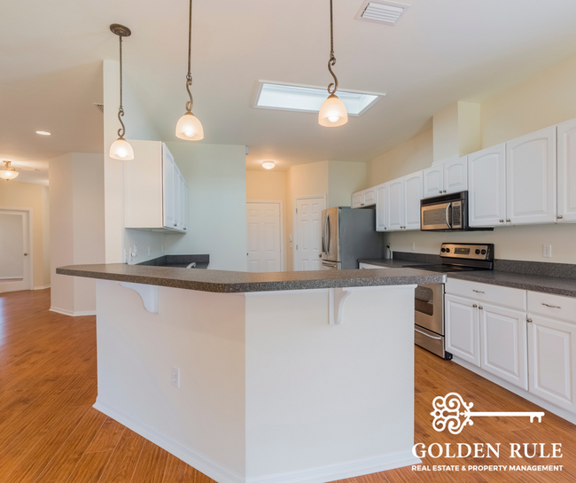 Building Photo - 7595 SW 84th Dr