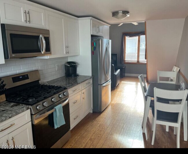 Building Photo - 266 1st Ave