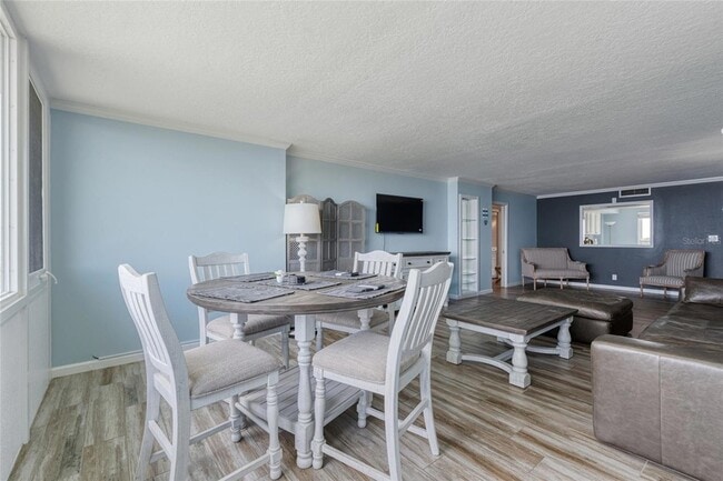 Building Photo - 2617 Cove Cay Dr