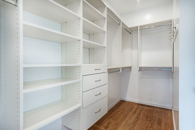 Building Photo - 8975 Snowy Owl Ln