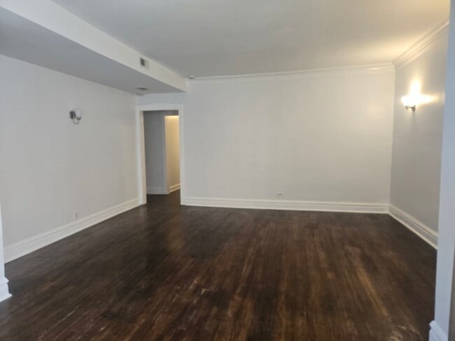 Building Photo - 5508 W Congress Pkwy