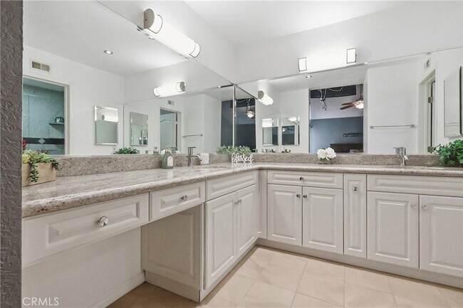 Building Photo - 2142 Iron Club Dr