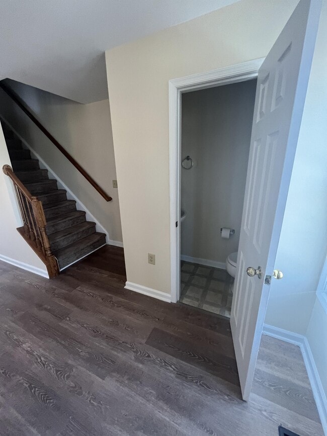 Building Photo - 118 Myatt Ct