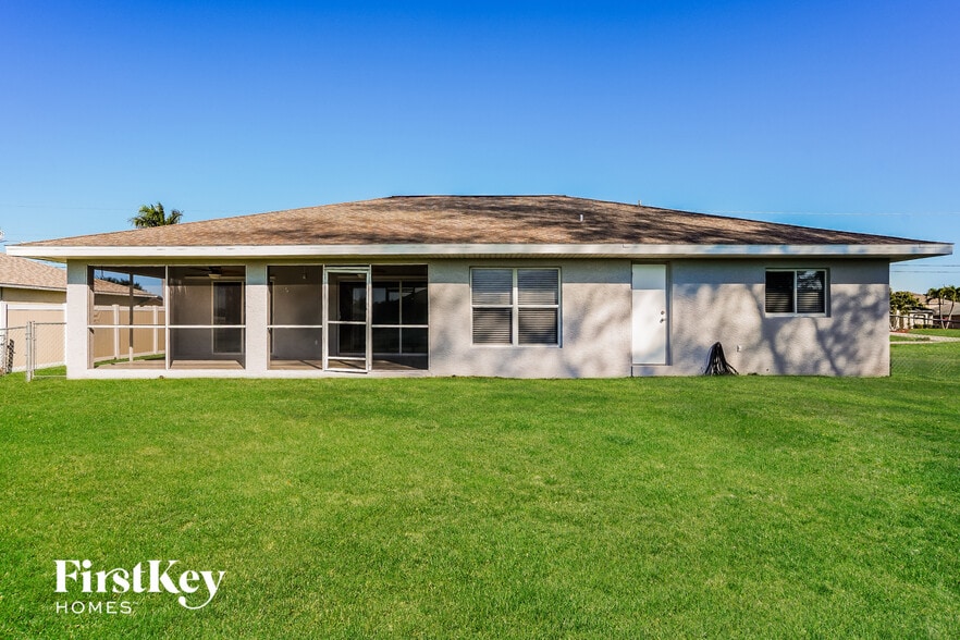 Building Photo - 1222 SW 15th St